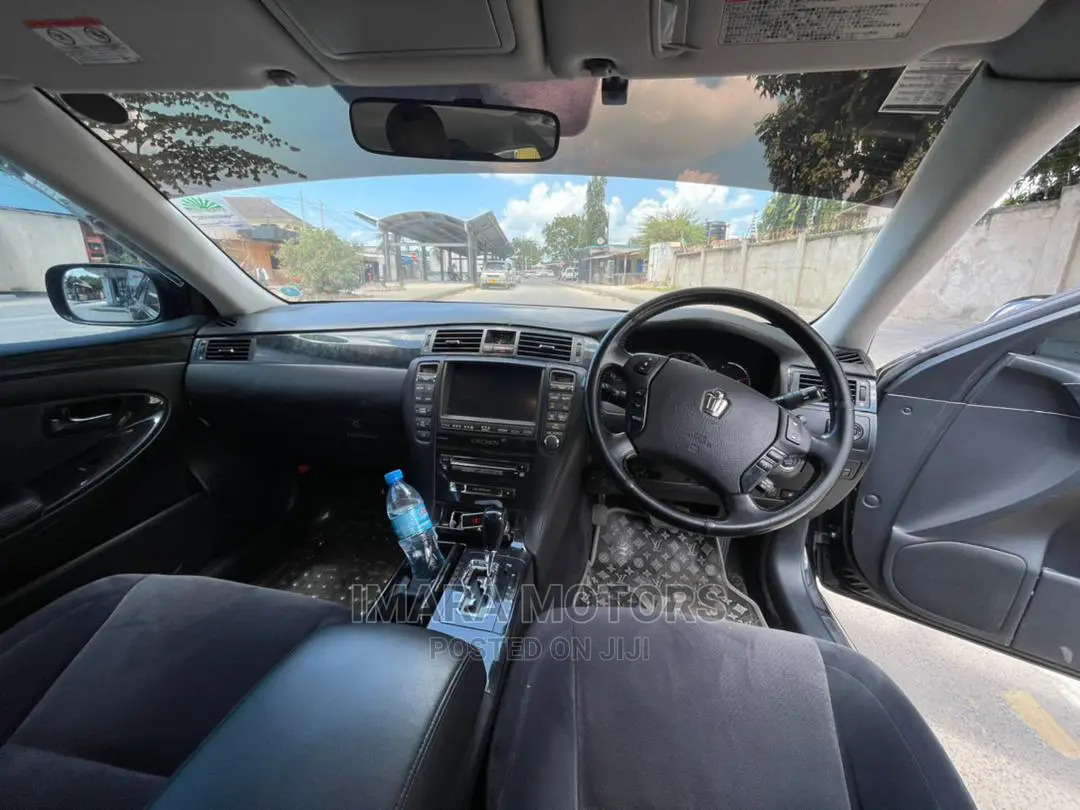 Toyota Crown 2006 Black