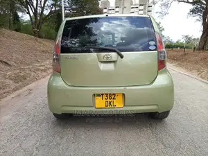 Toyota Passo 2004 Green