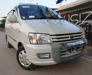 Toyota Noah 2002 Off White
