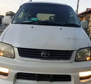 Toyota Noah 2005 White