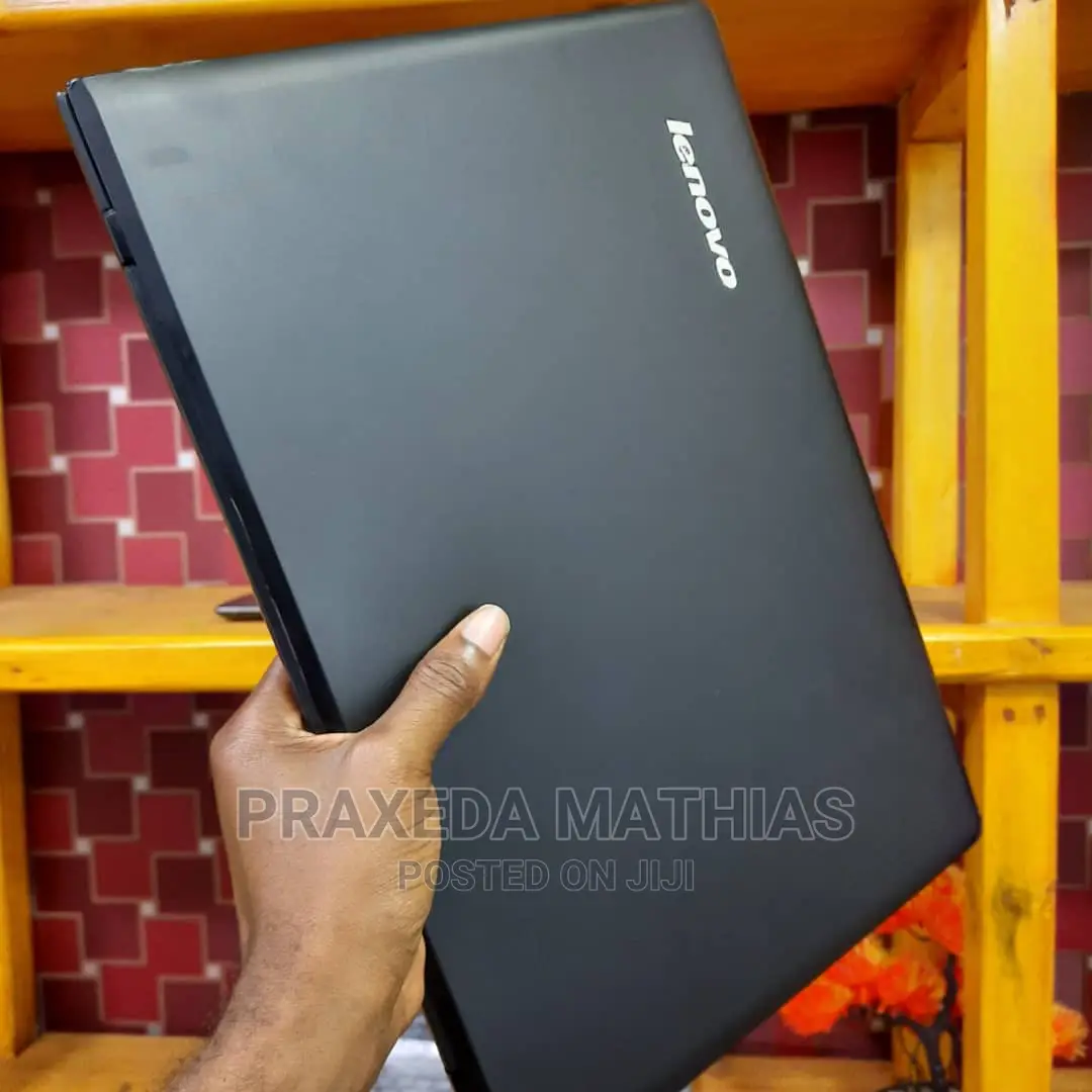 Laptop Lenovo IdeaPad 300 4GB Intel HDD 500GB