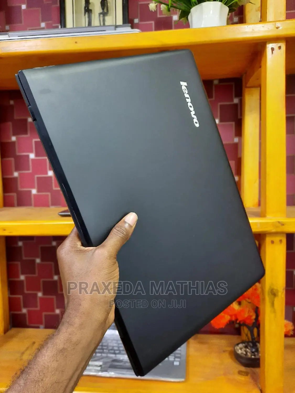 Laptop Lenovo IdeaPad 300 4GB Intel HDD 500GB