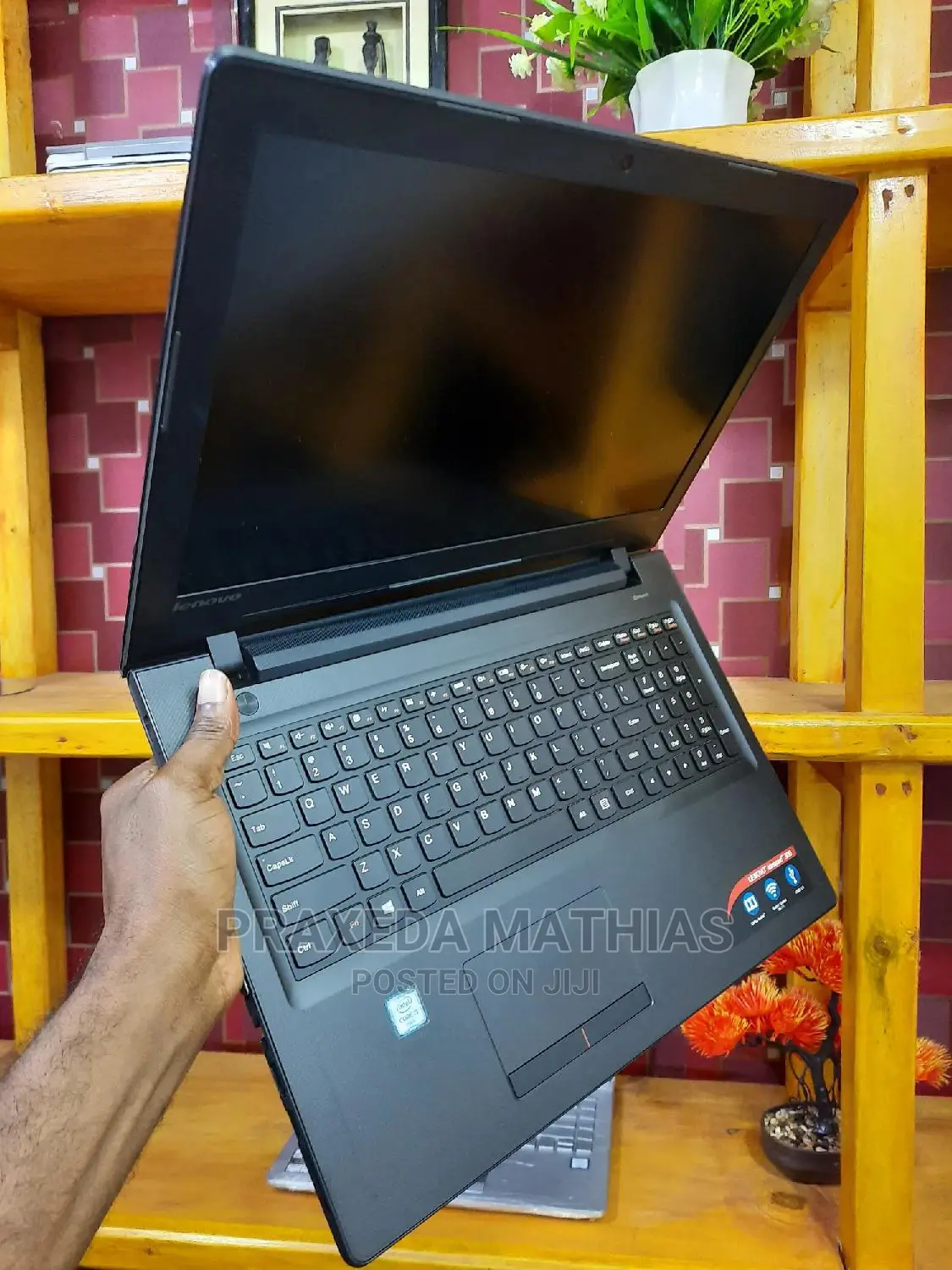 Laptop Lenovo IdeaPad 300 4GB Intel HDD 500GB