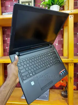 Laptop Lenovo IdeaPad 300 4GB Intel HDD 500GB