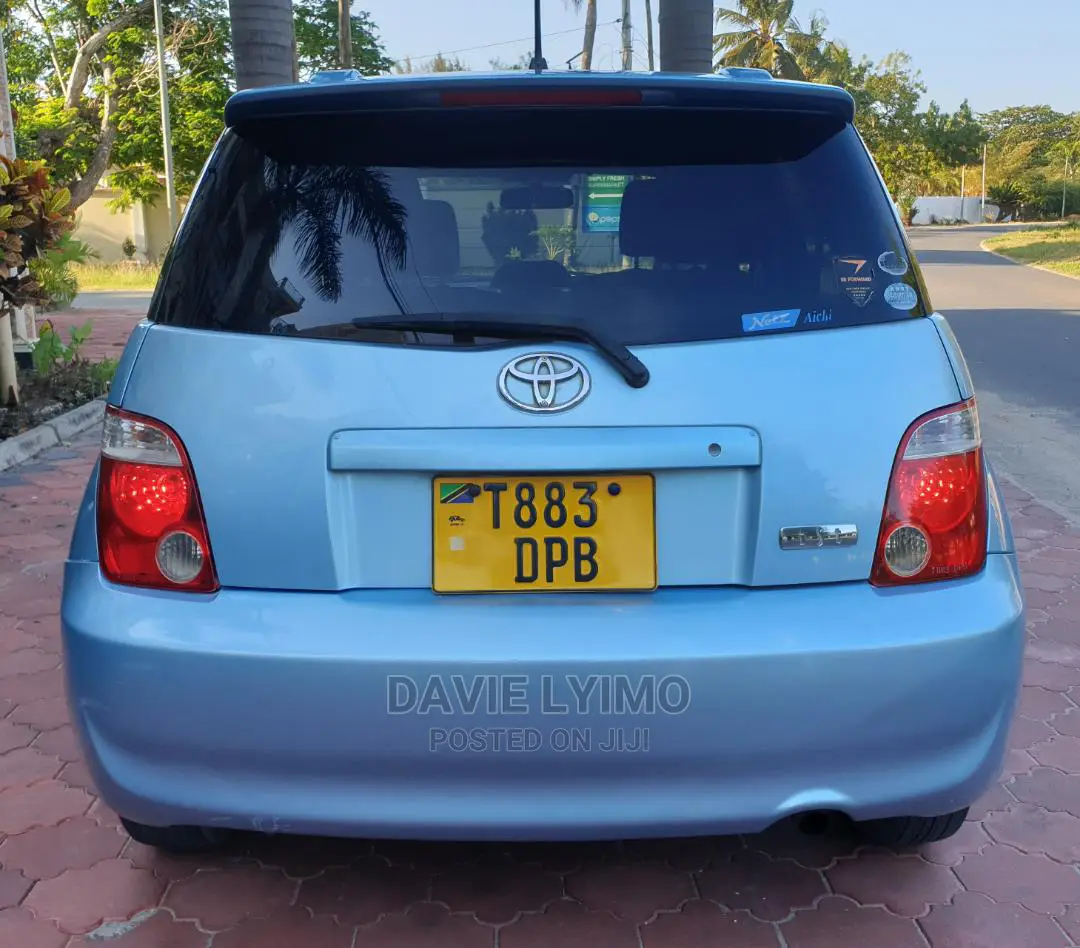Toyota IST 2005 Blue