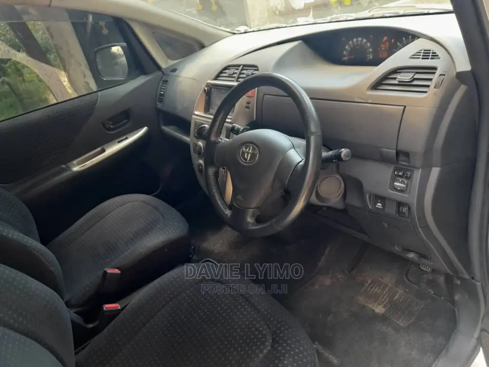 Toyota IST 2005 Blue