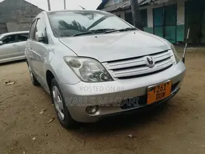 Toyota IST 2003 Silver