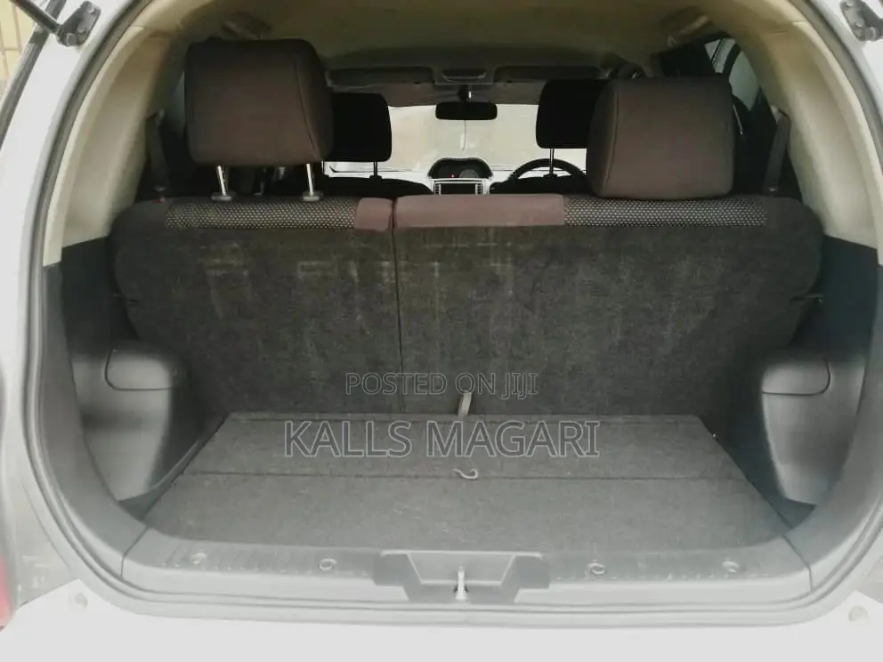 Toyota IST 2003 Silver