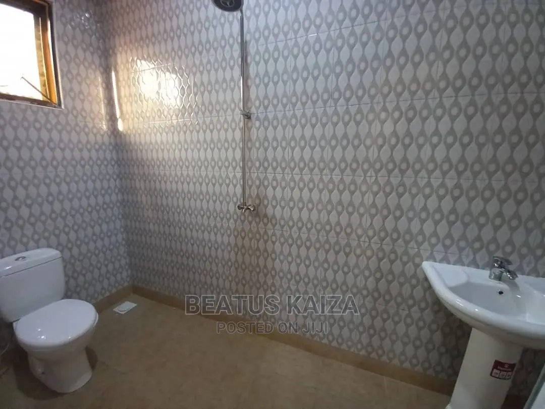 3bdrm Apartment in Kawe Round About for rent