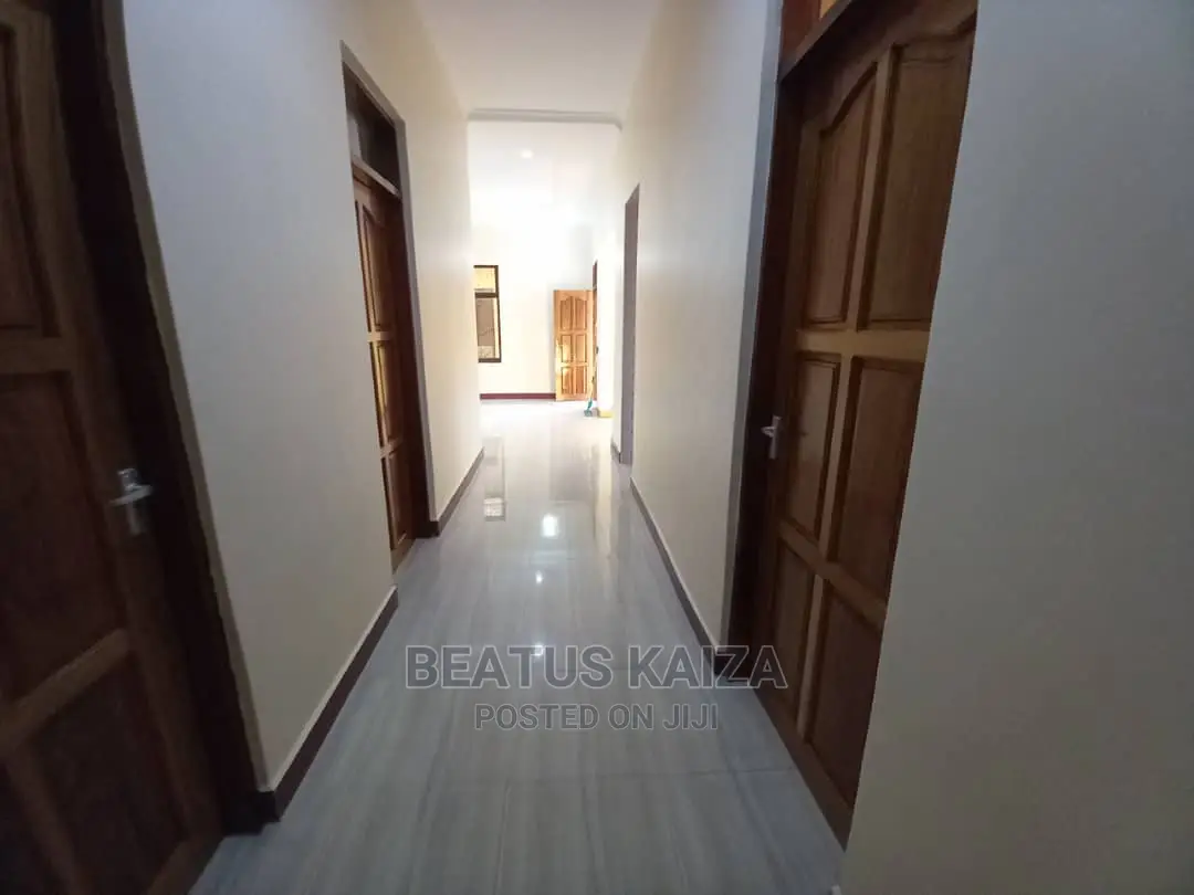 3bdrm Apartment in Kawe Round About for rent