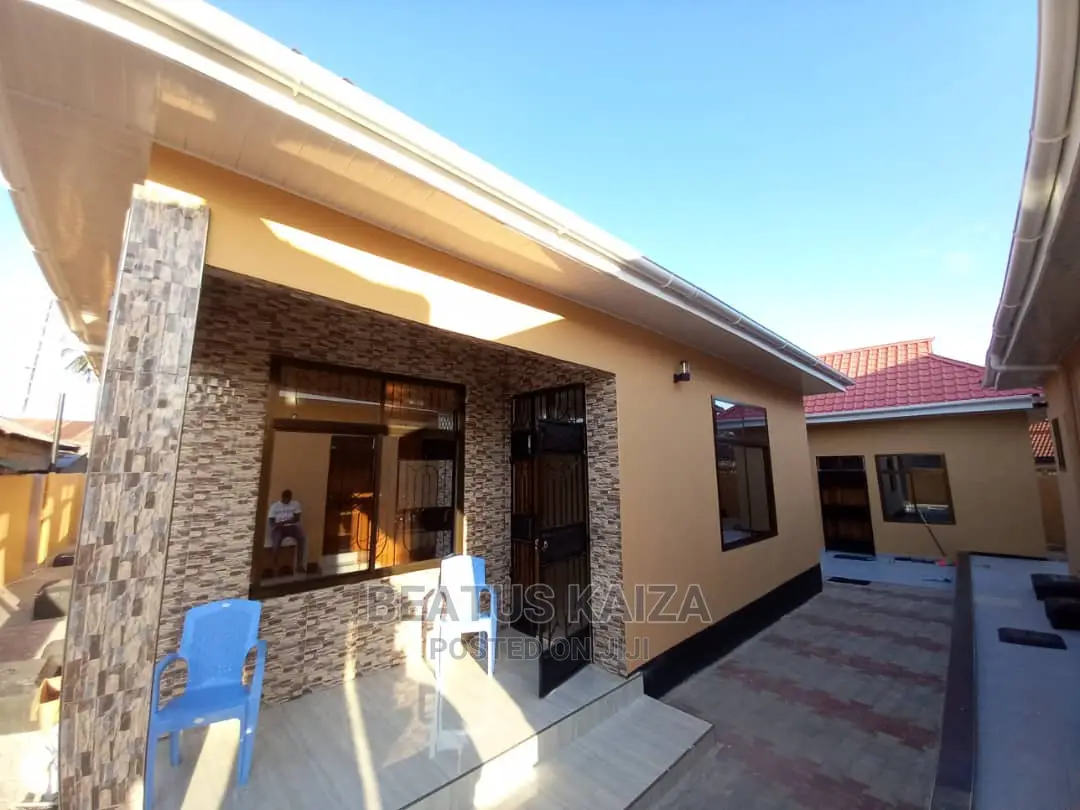 3bdrm Apartment in Kawe Round About for rent