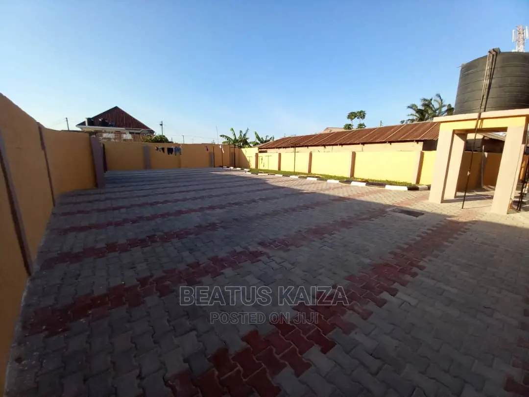 3bdrm Apartment in Kawe Round About for rent