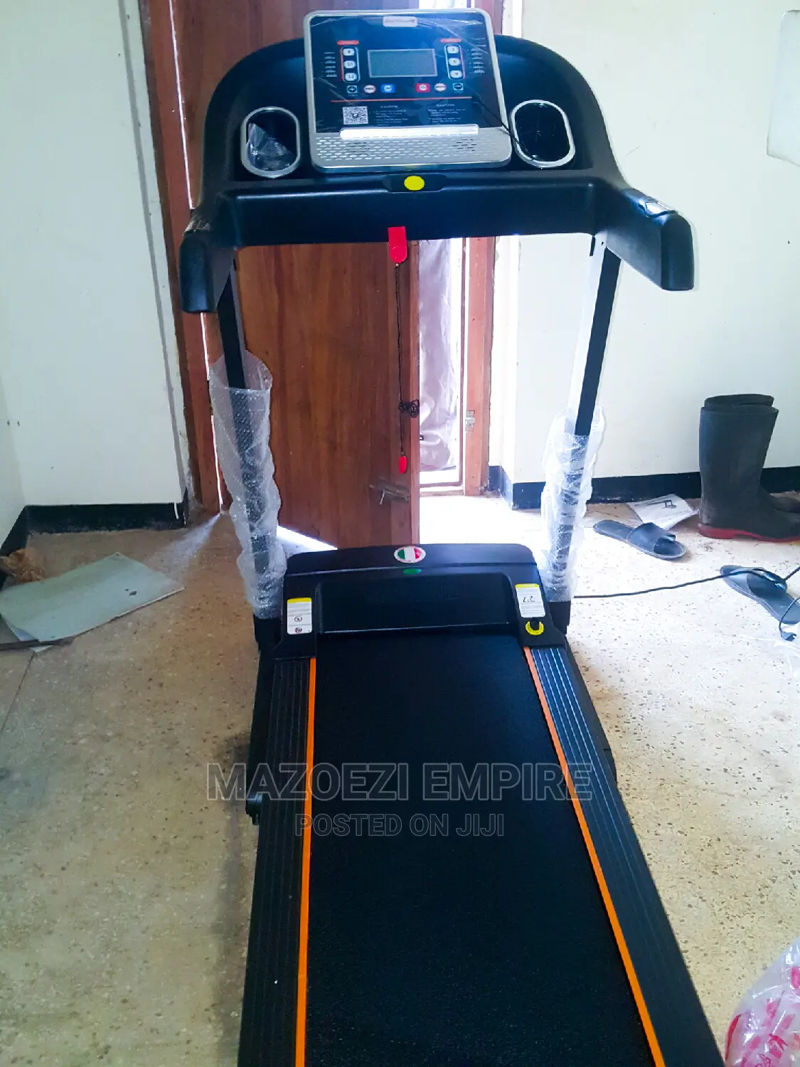 Treadmill (Maximum Weight 100kg)
