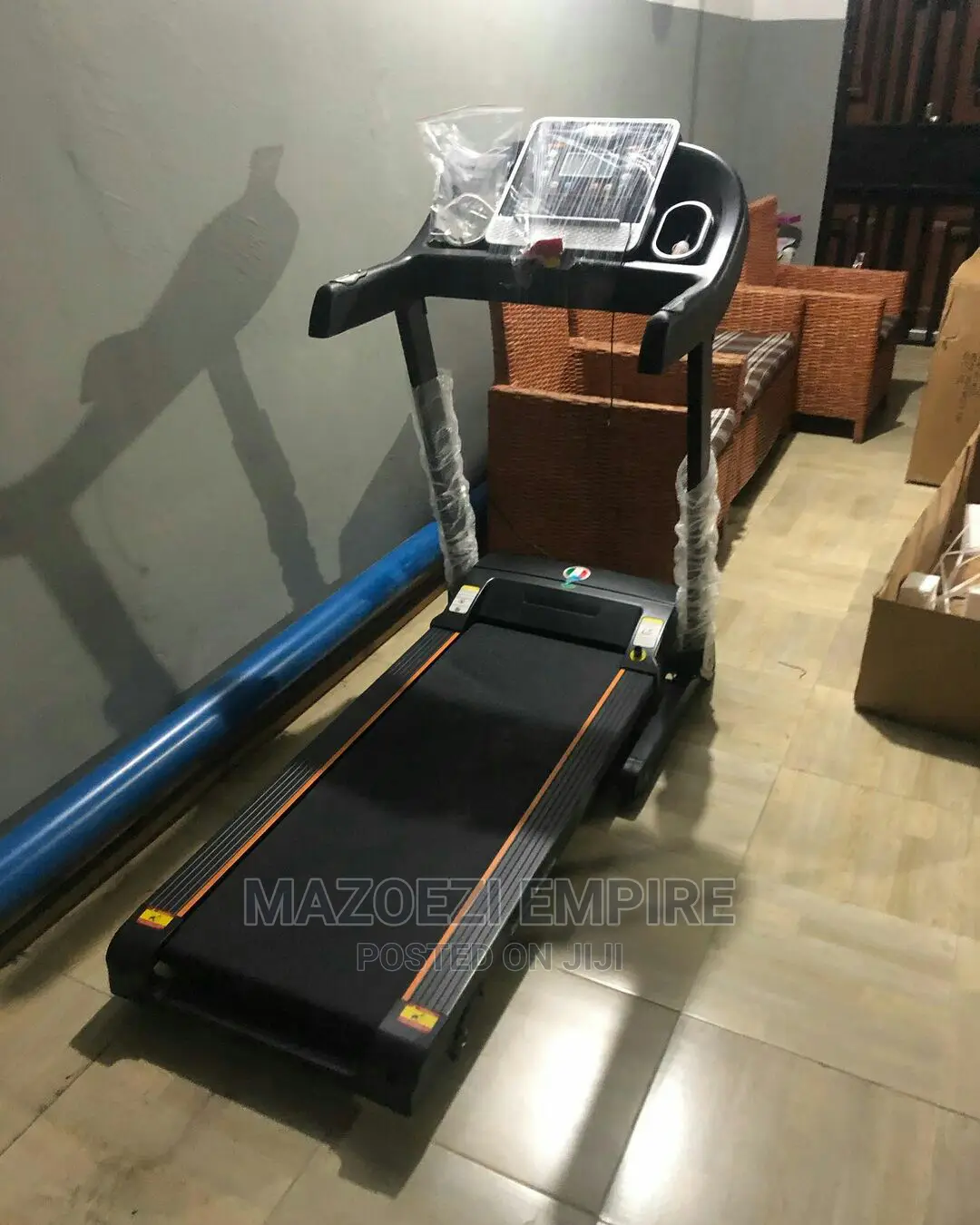 Treadmill (Maximum Weight 100kg)
