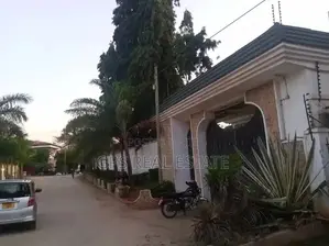 7bdrm House in Evans Mansa, Kinondoni for Sale