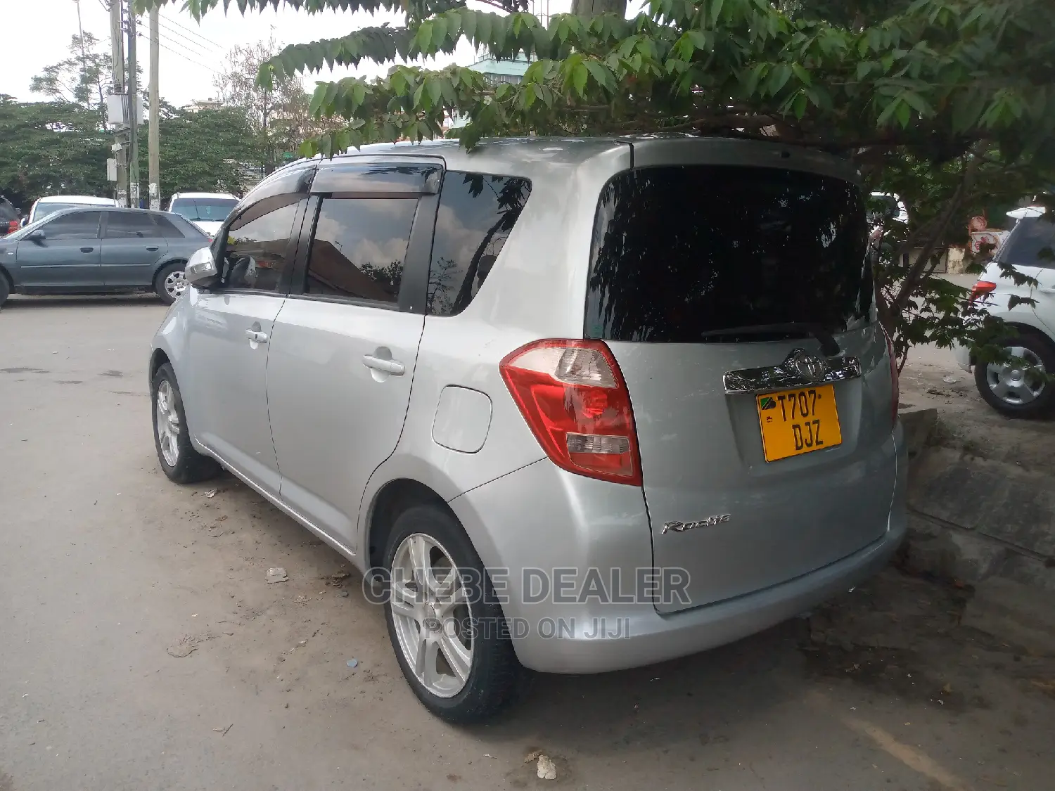 Toyota Ractis 2005 1.3 FWD Silver