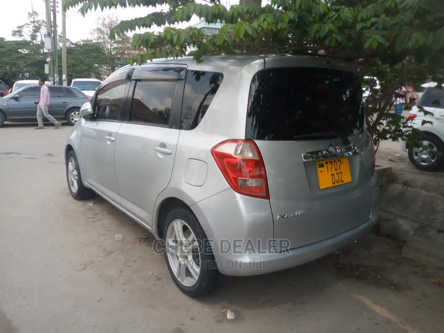 Toyota Ractis 2005 1.3 FWD Silver