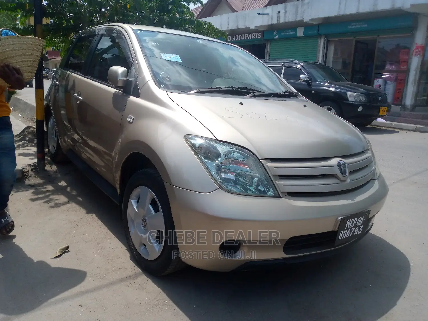 Toyota IST 2004 Gold
