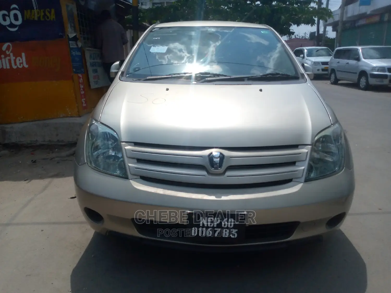 Toyota IST 2004 Gold