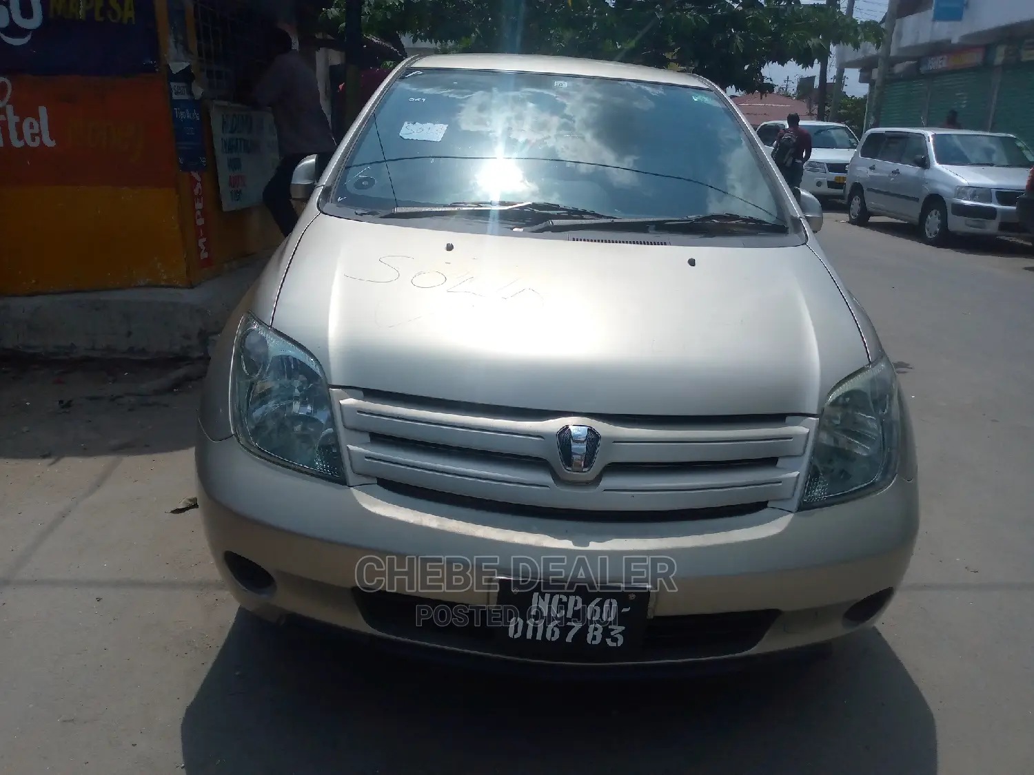 Toyota IST 2004 Gold
