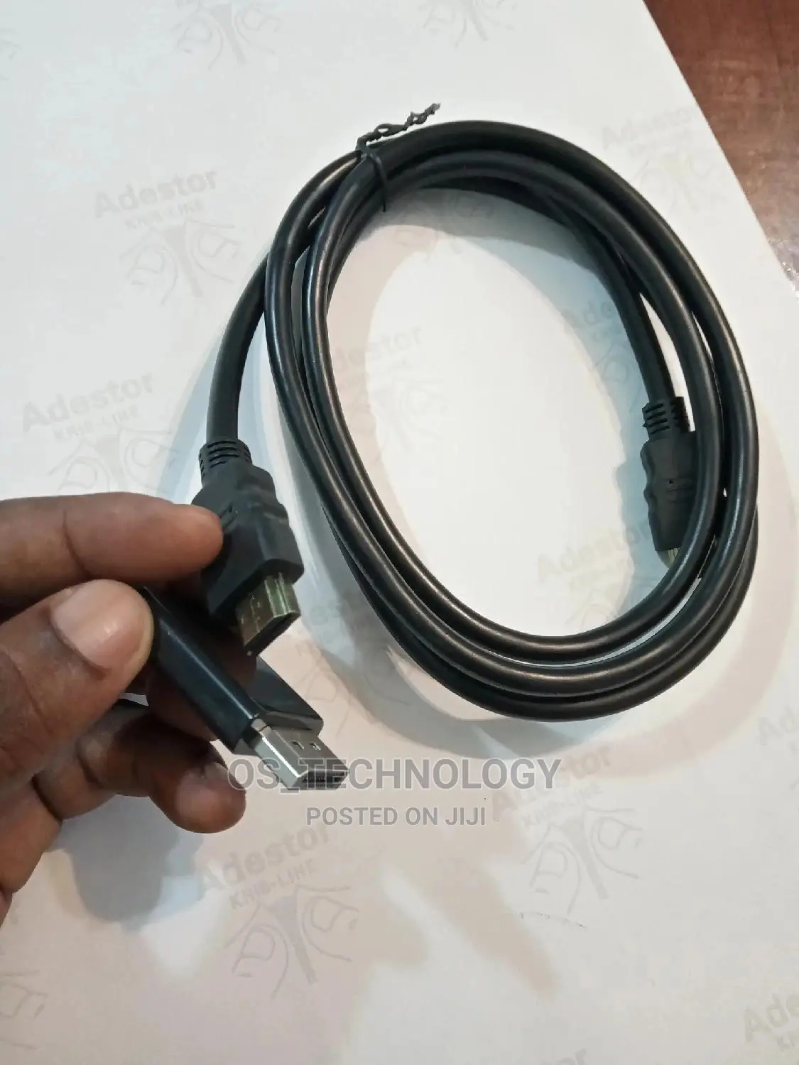 Hdmi Cable 1.5M + Display Adapta Bure Kabisa