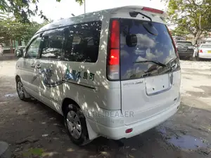 Toyota Noah 2002 2.0 AWD (8 Seater) White