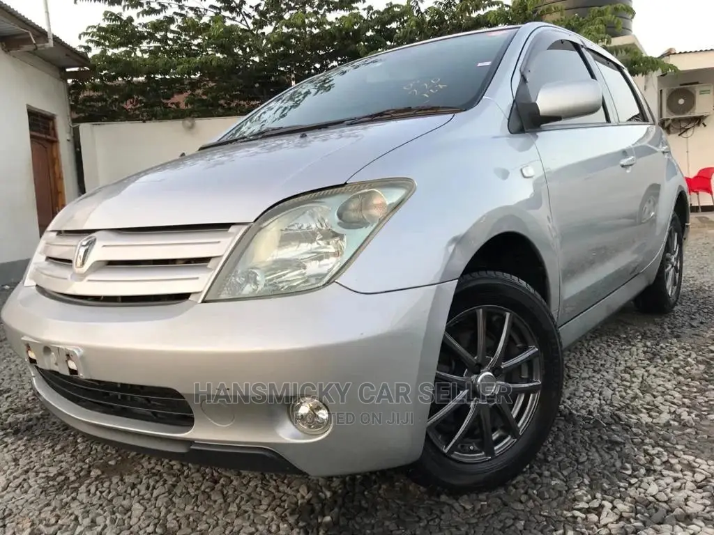 Toyota IST 2004 Silver