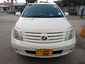 Toyota IST 2006 White