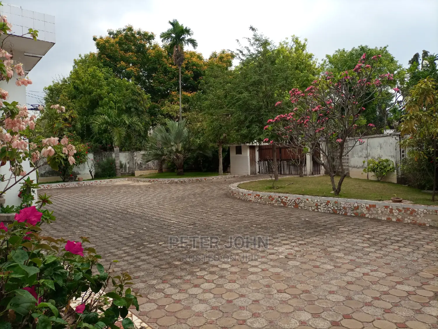 6bdrm House in Regent Estate, Mikocheni for sale