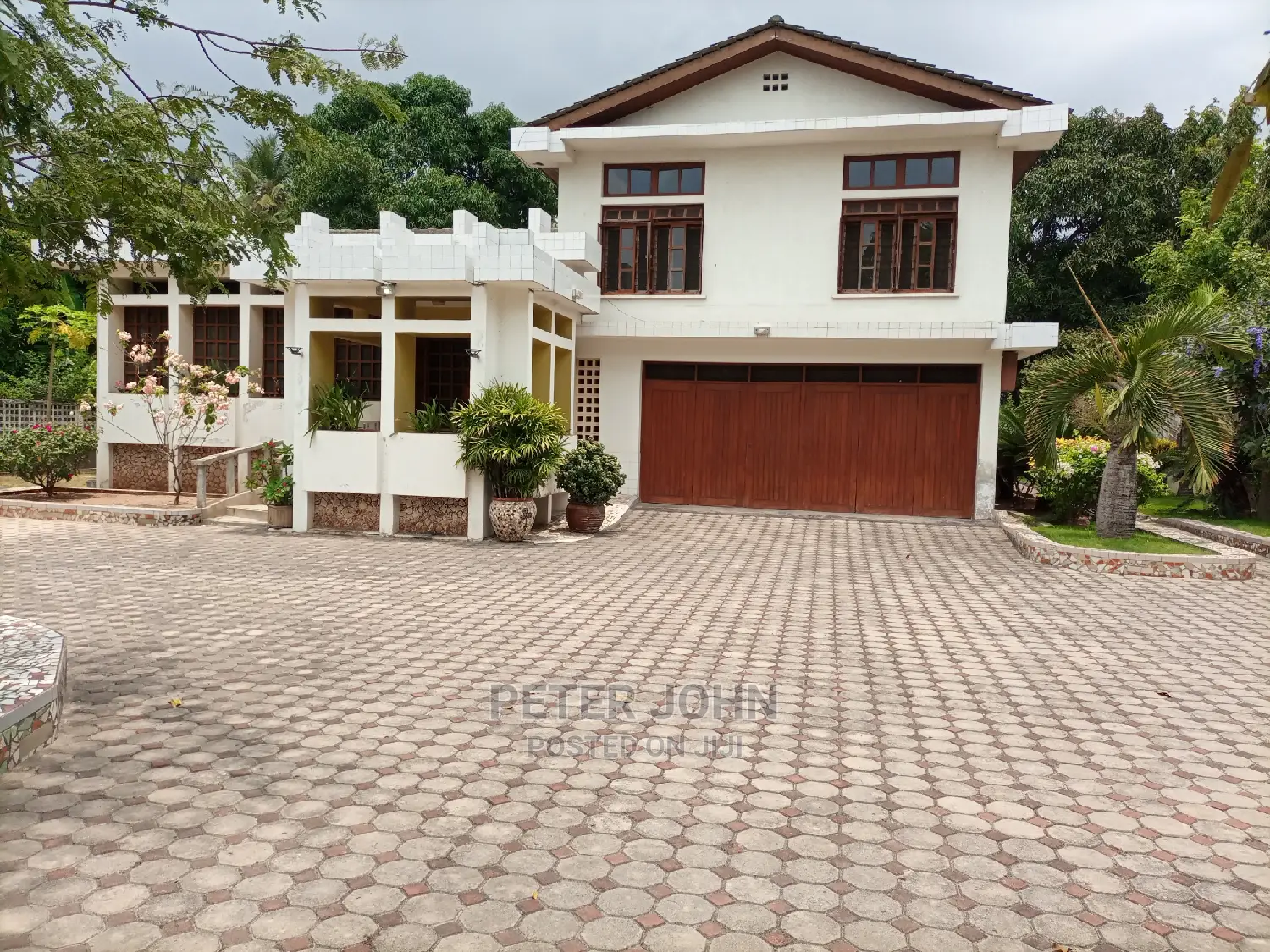 6bdrm House in Regent Estate, Mikocheni for sale