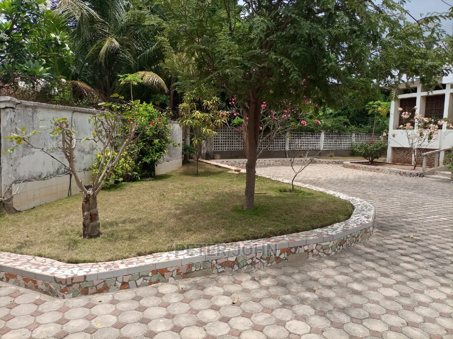 6bdrm House in Regent Estate, Mikocheni for sale