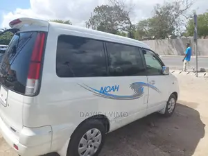 Toyota Noah 2001 Pearl