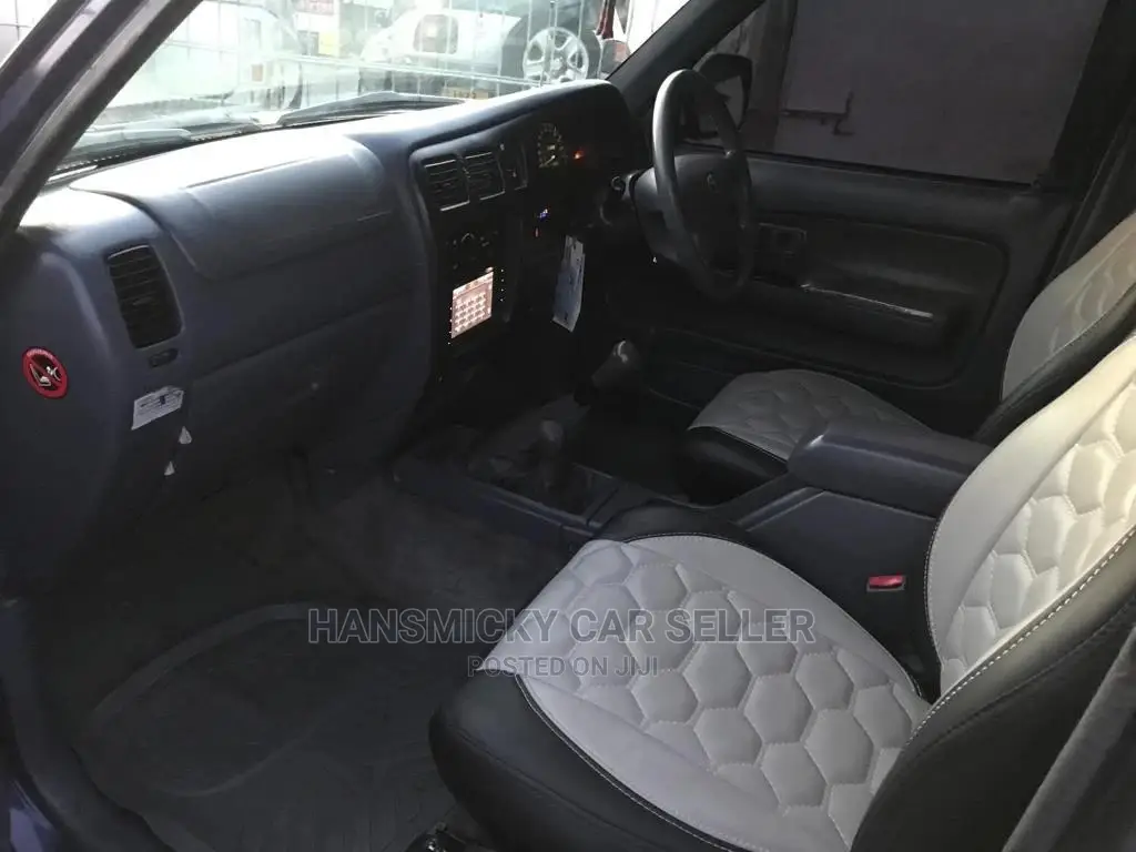 Toyota Hilux 2004 Blue