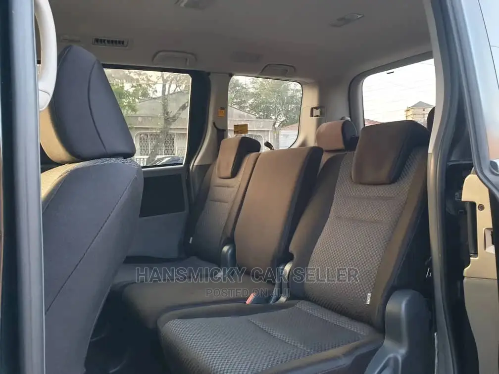 Toyota Noah 2008 Black