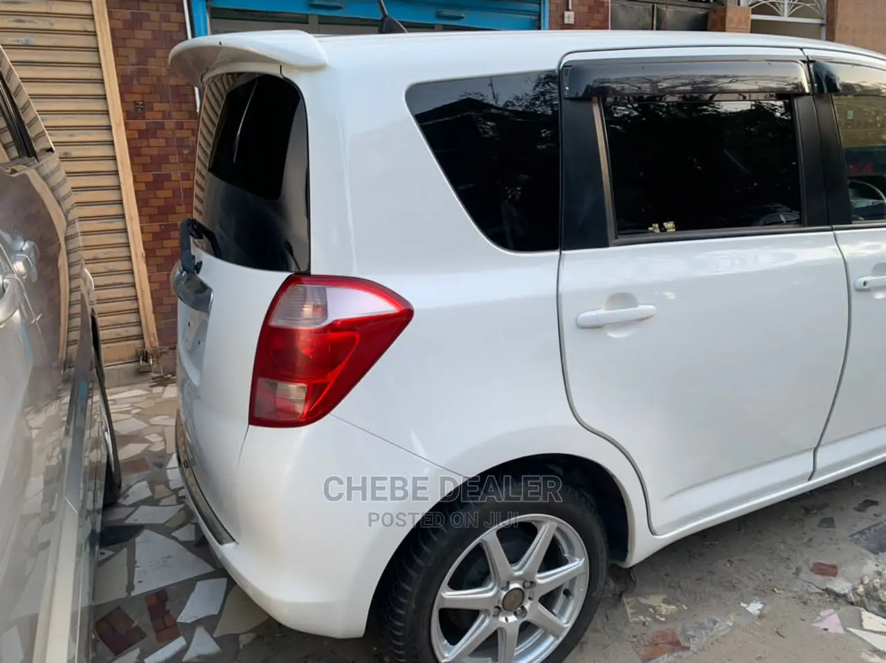 Toyota Ractis 2005 1.3 FWD White
