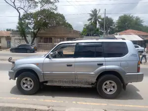 Toyota Land Cruiser 2010 4.0 V6 GX Silver