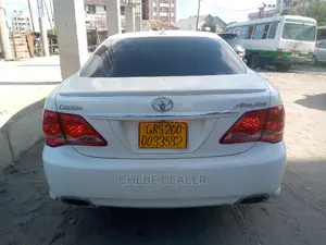 Toyota Crown 2009 White