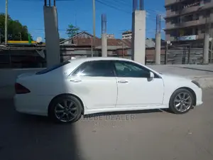 Toyota Crown 2009 White