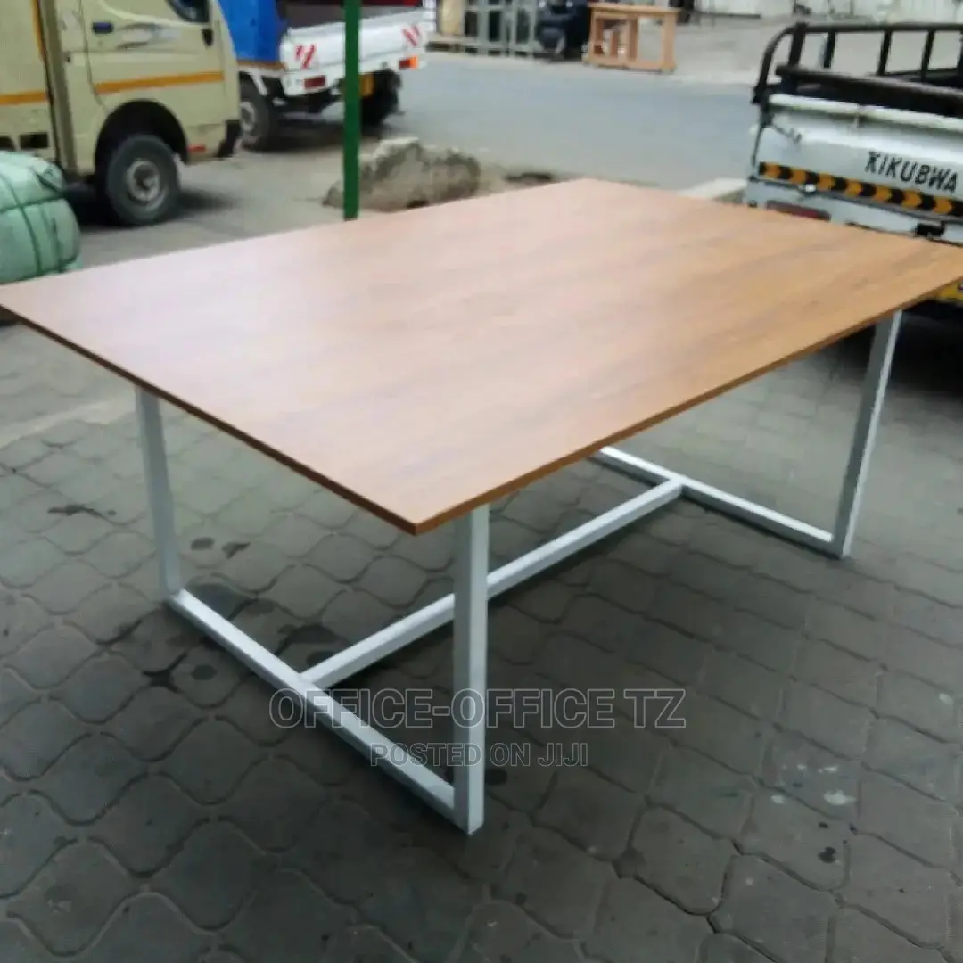 Conference Table (6 Seaters)