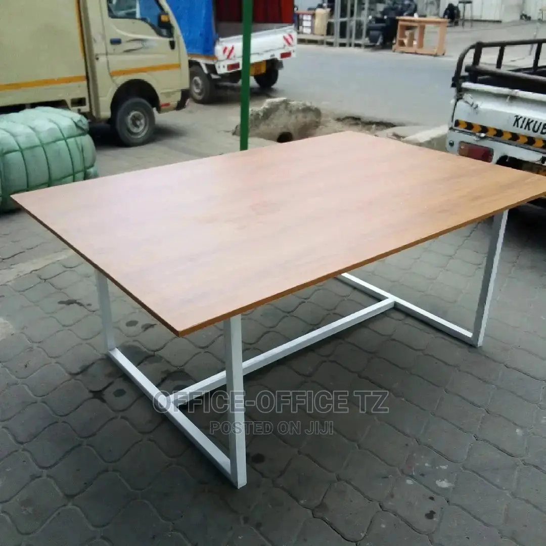 Conference Table (6 Seaters)