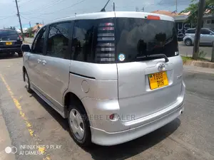 Toyota Sienta 2004 1.5 AWD Silver