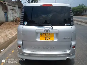 Toyota Sienta 2004 1.5 AWD Silver