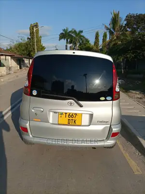 Toyota Fun Cargo 2004 Silver