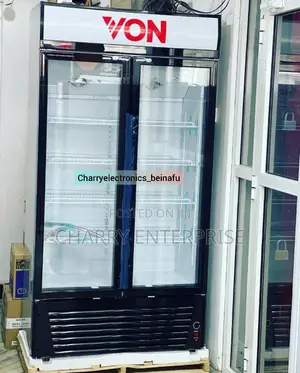 VON Hotpoint Showcase Fridge
