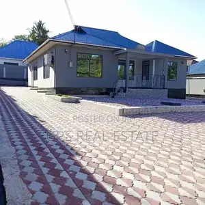 4bdrm House in Peter Slayo, Kinondoni for Sale