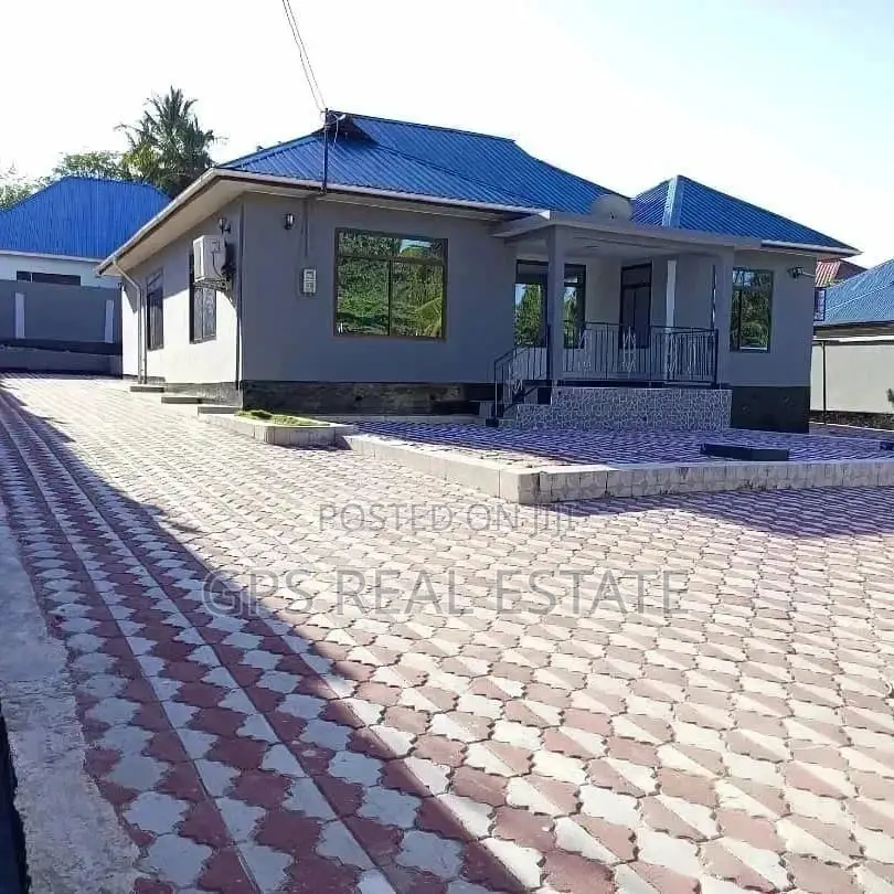 4bdrm House in Peter Slayo, Kinondoni for Sale