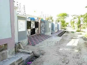 4bdrm House in Peter Slayo, Kinondoni for Sale