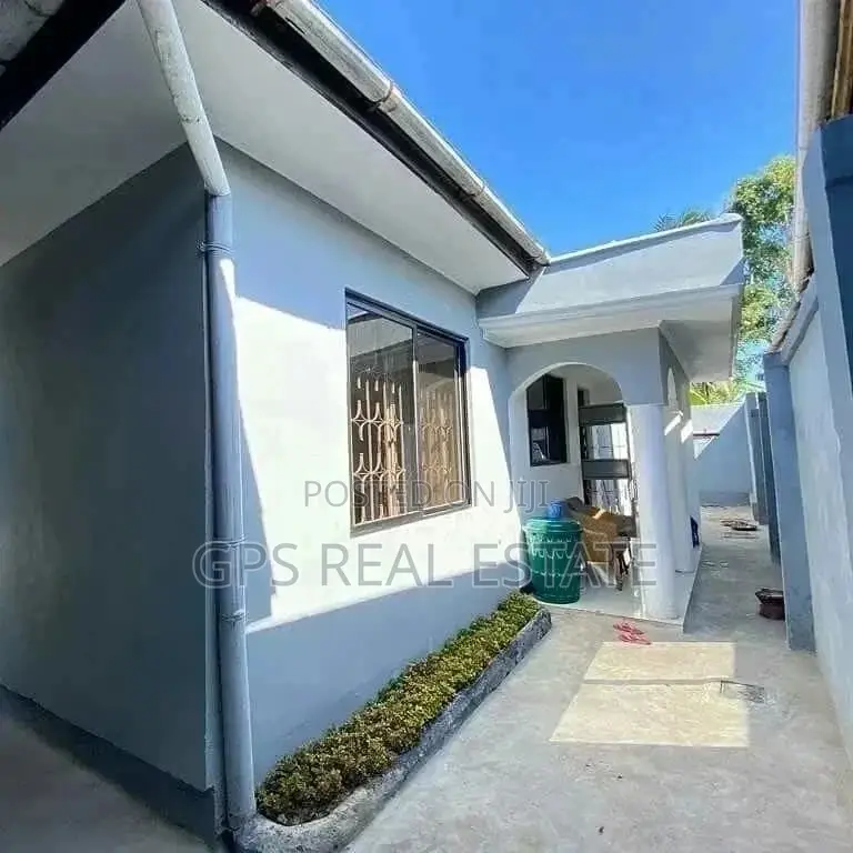 3bdrm House in Peter Slayo, Kinondoni for Sale