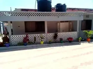 5bdrm House in Peter Slayo, Kinondoni for Sale
