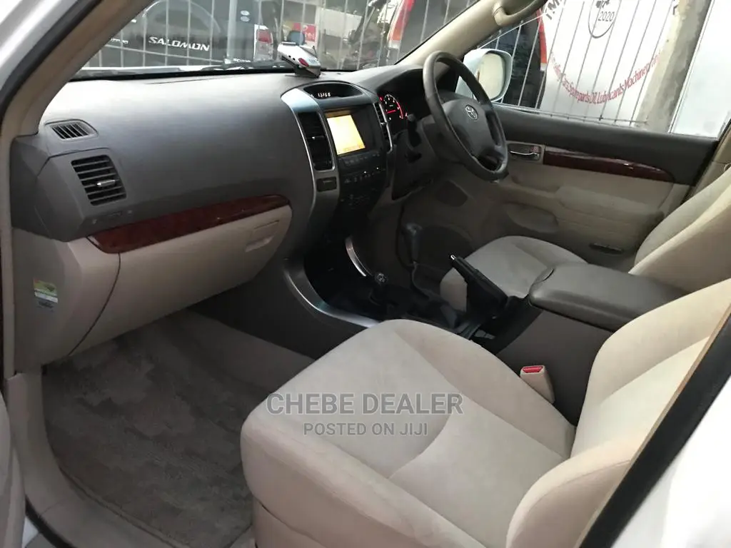 Toyota Land Cruiser 2010 4.0 V6 GX White